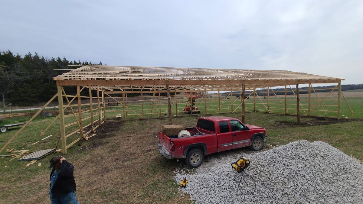 Pole barn frame complete with roof purlins ready for metal
